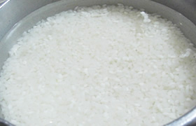 米 水 に 浸す 時間